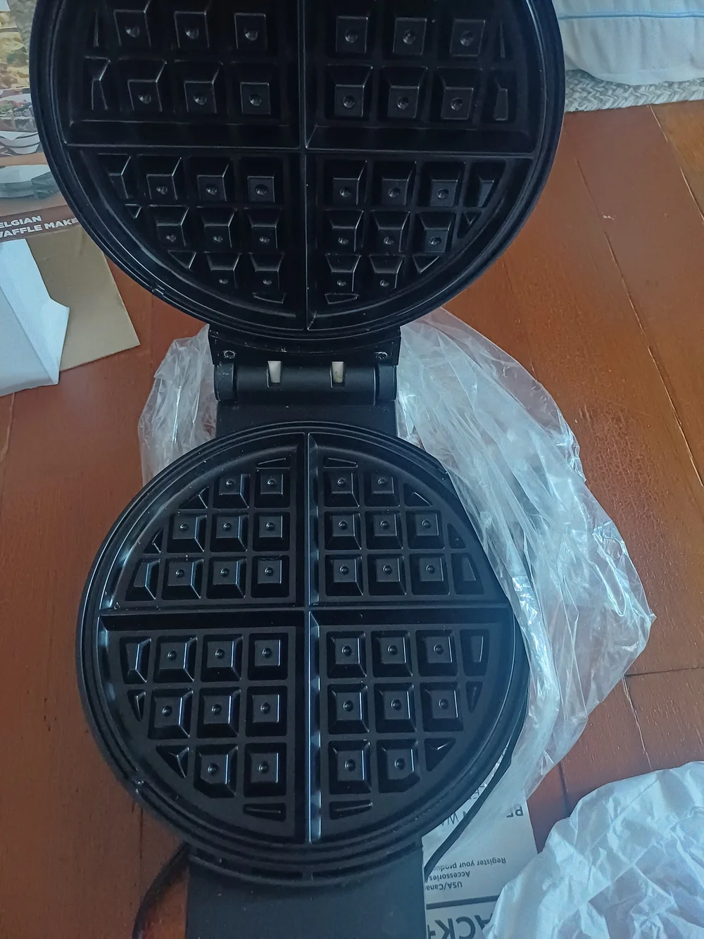 Black & Decker Black Belgian-Style Waffle Maker